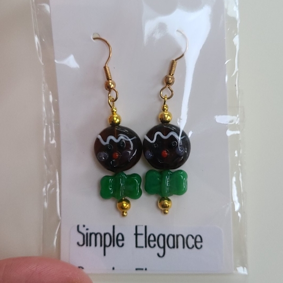 Simple Elegance hand made Christmas earrings - Picture 5 of 9